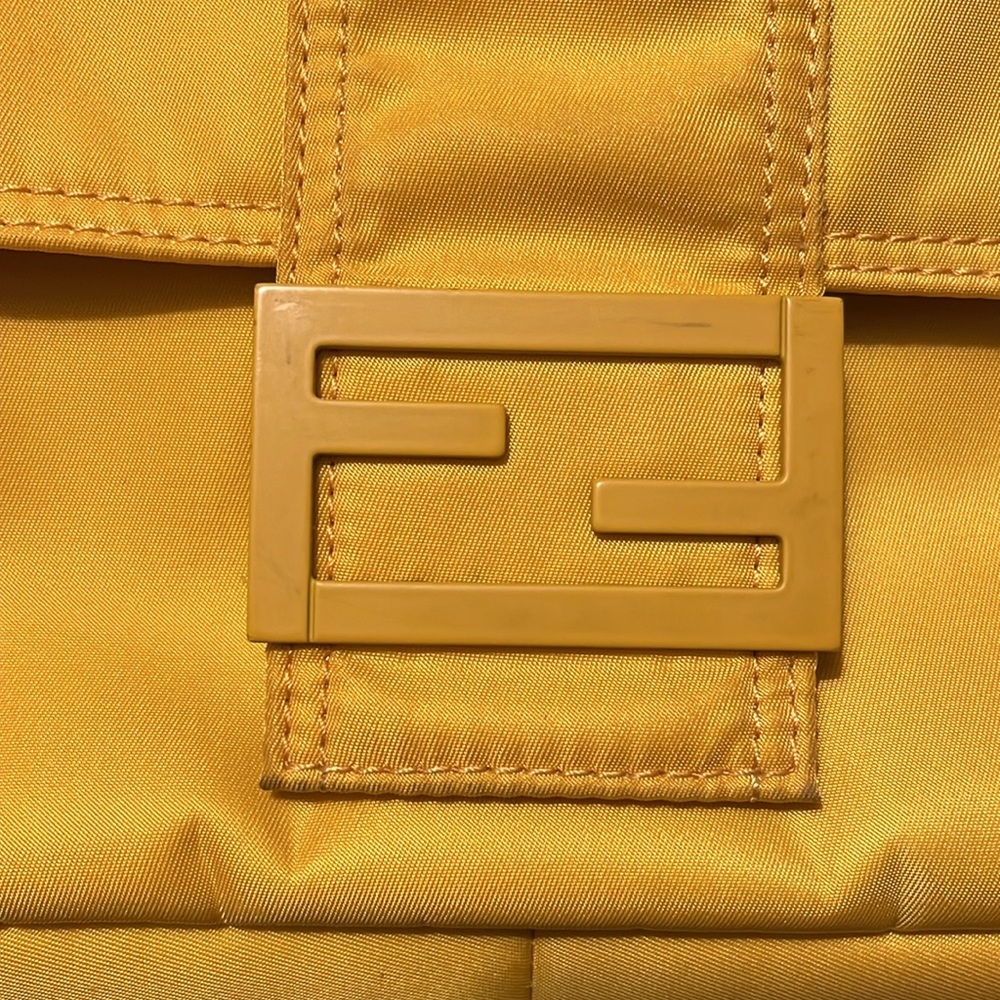 Fendi Crossbody - Picture 4 of 11